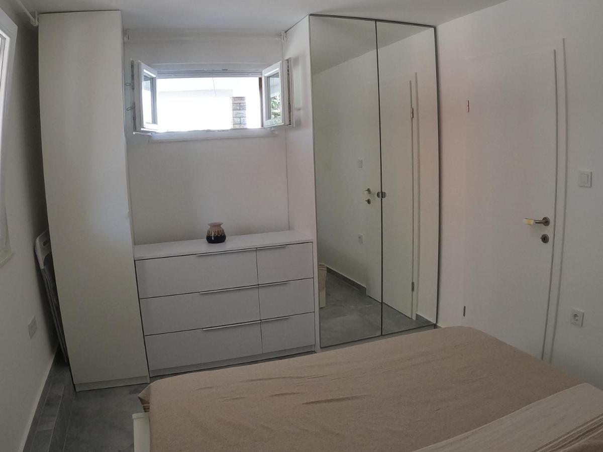 Apartments Kus Ugljan Zewnętrze zdjęcie