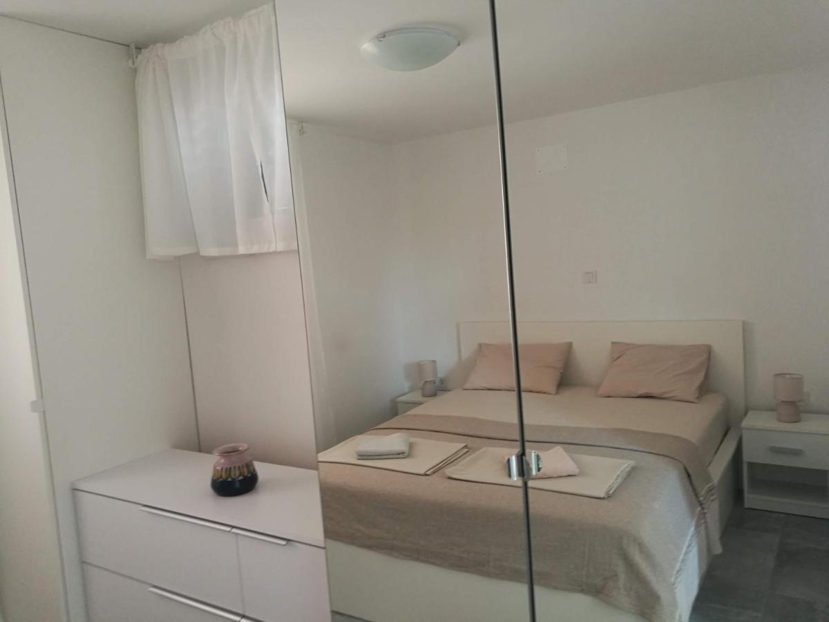 Apartments Kus Ugljan Zewnętrze zdjęcie